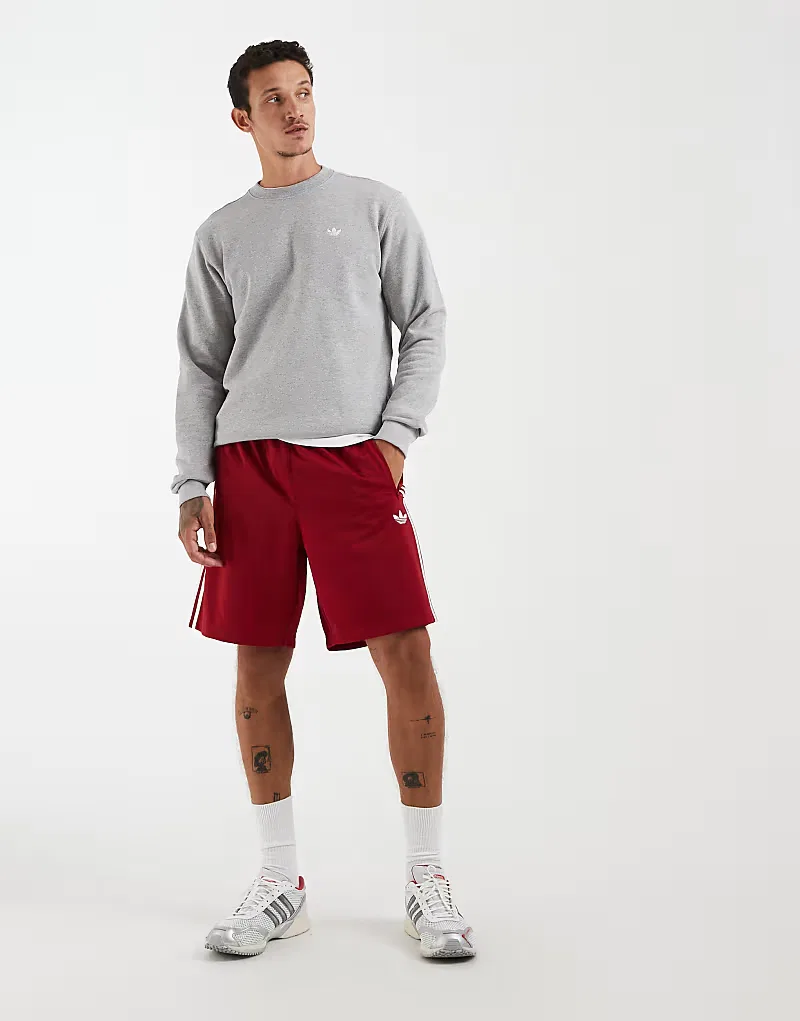 Шорты Adidas Originals Firebird в красно-белой расцветке, символизирующей победу команды — фото 2