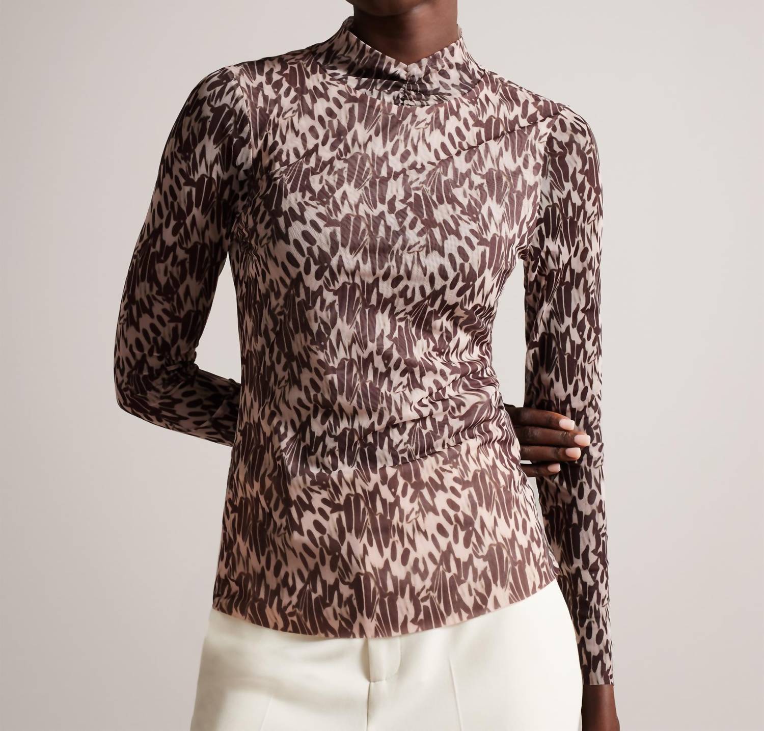 

Облегающий топ Jumila с высоким воротом в цвете Nude Pink Ted Baker