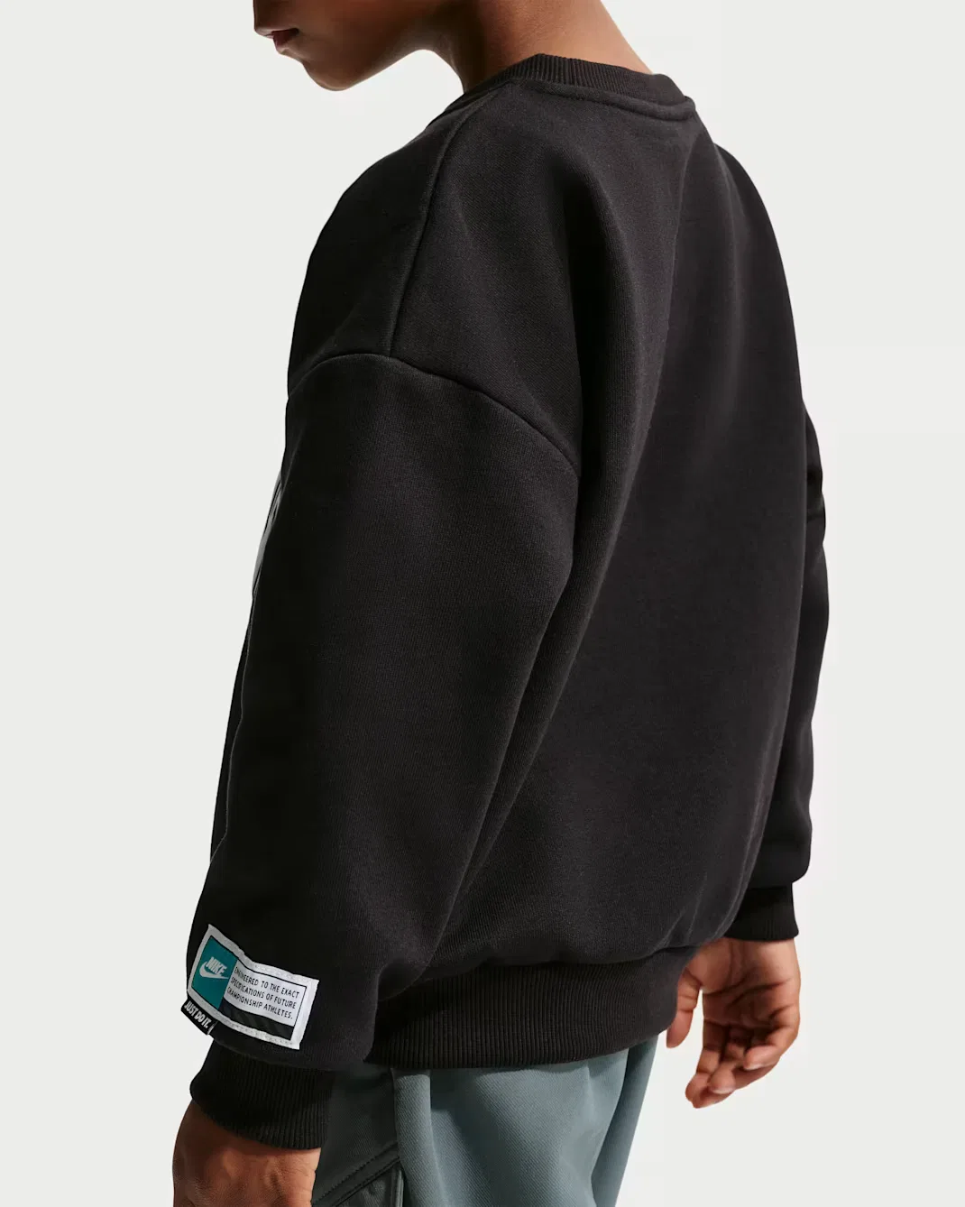Детская флисовая футболка с круглым вырезом для мультиспорта Nike Sportswear, Black — фото 2