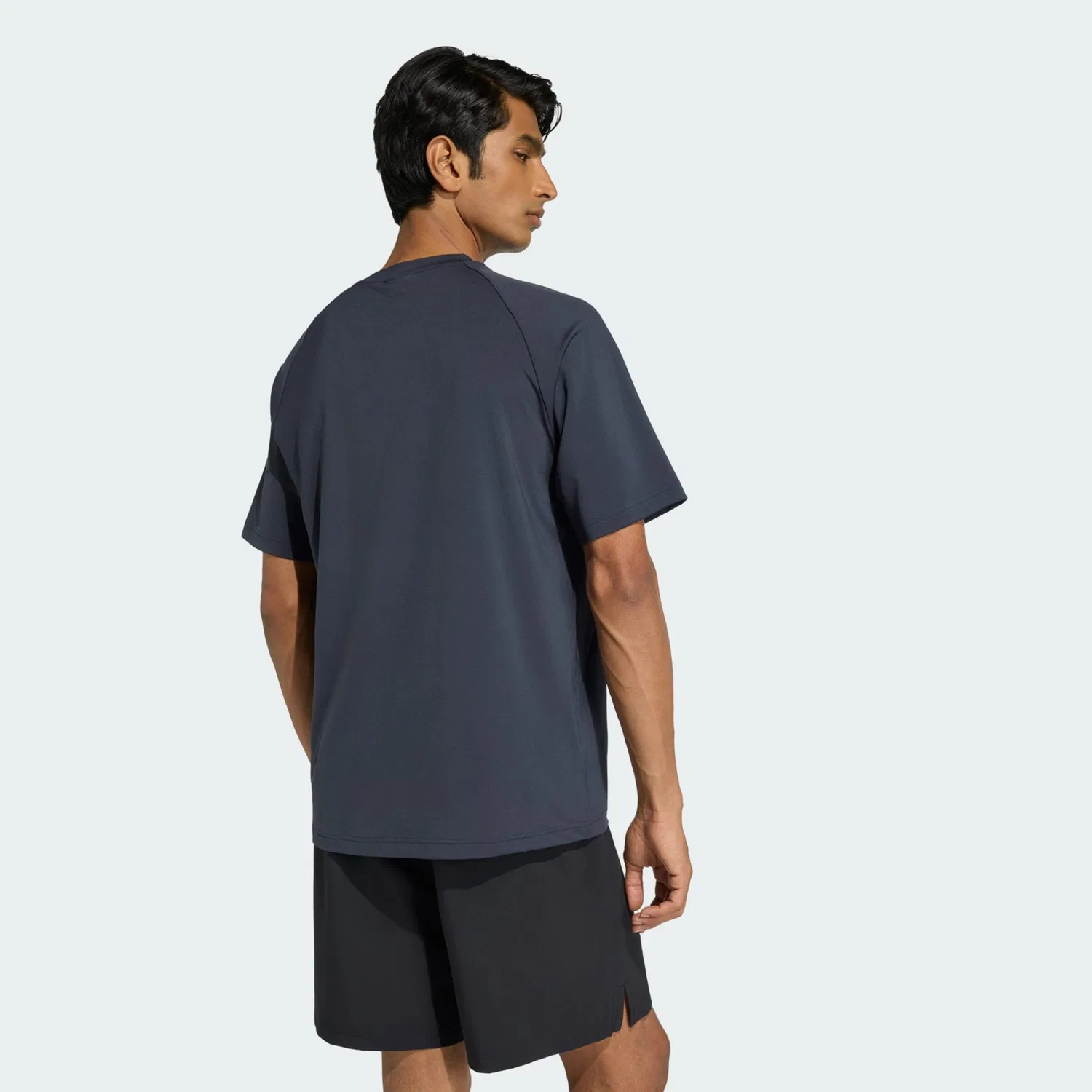 Футболка Adidas Originals Trefoil Essentials в цветах Smoke Blue и Night Blue — фото 3