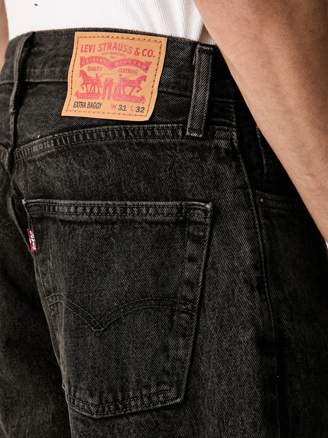 Джинсы Extra Baggy черные Levi's, черный — фото 2