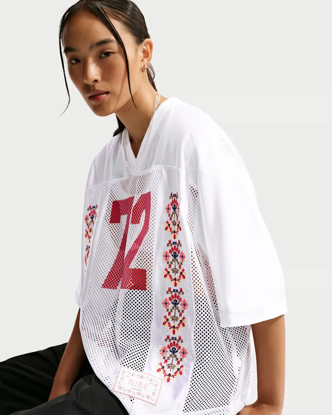 Женская футболка оверсайз с коротким рукавом и графическим принтом Nike Sportswear, White/University Red — фото 3