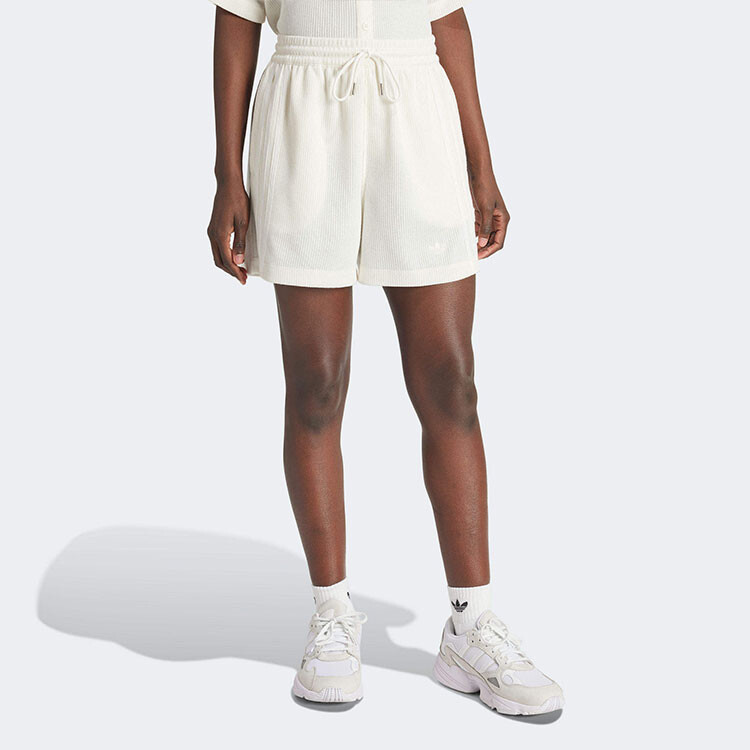 Повседневные шорты женские белые Adidas Originals — фото 4