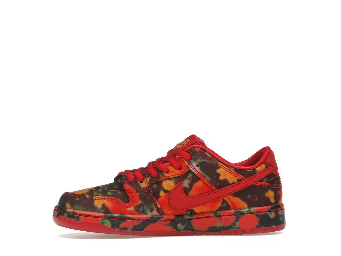 Детские кроссовки с принтом Nike SB Dunk Low The Wizard of Oz Poppy Field, Varsity Red / Varsity Red / University Gold — фото 3