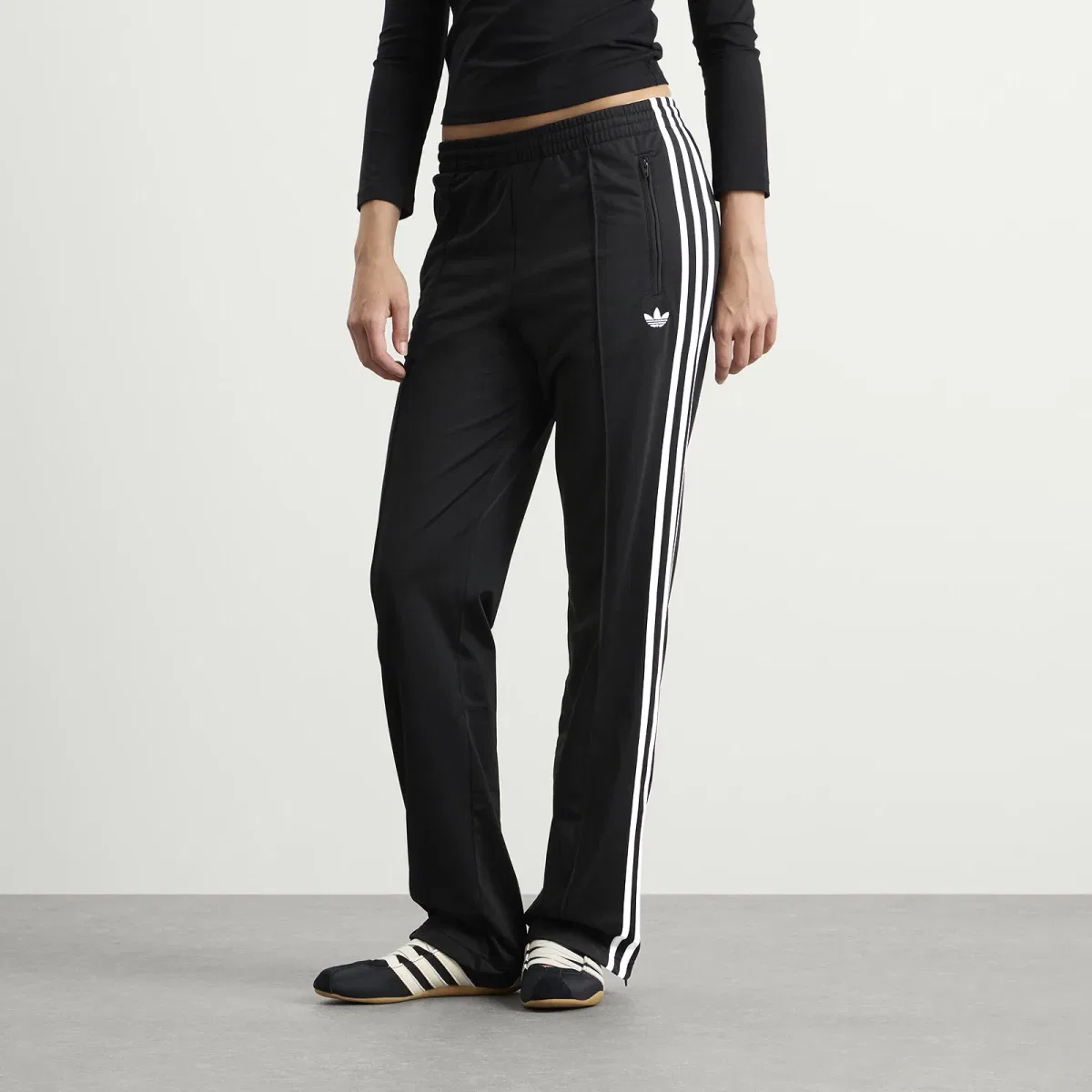 Женские спортивные брюки с лампасами Firebird classic track pant Adidas, Black & White — фото 2