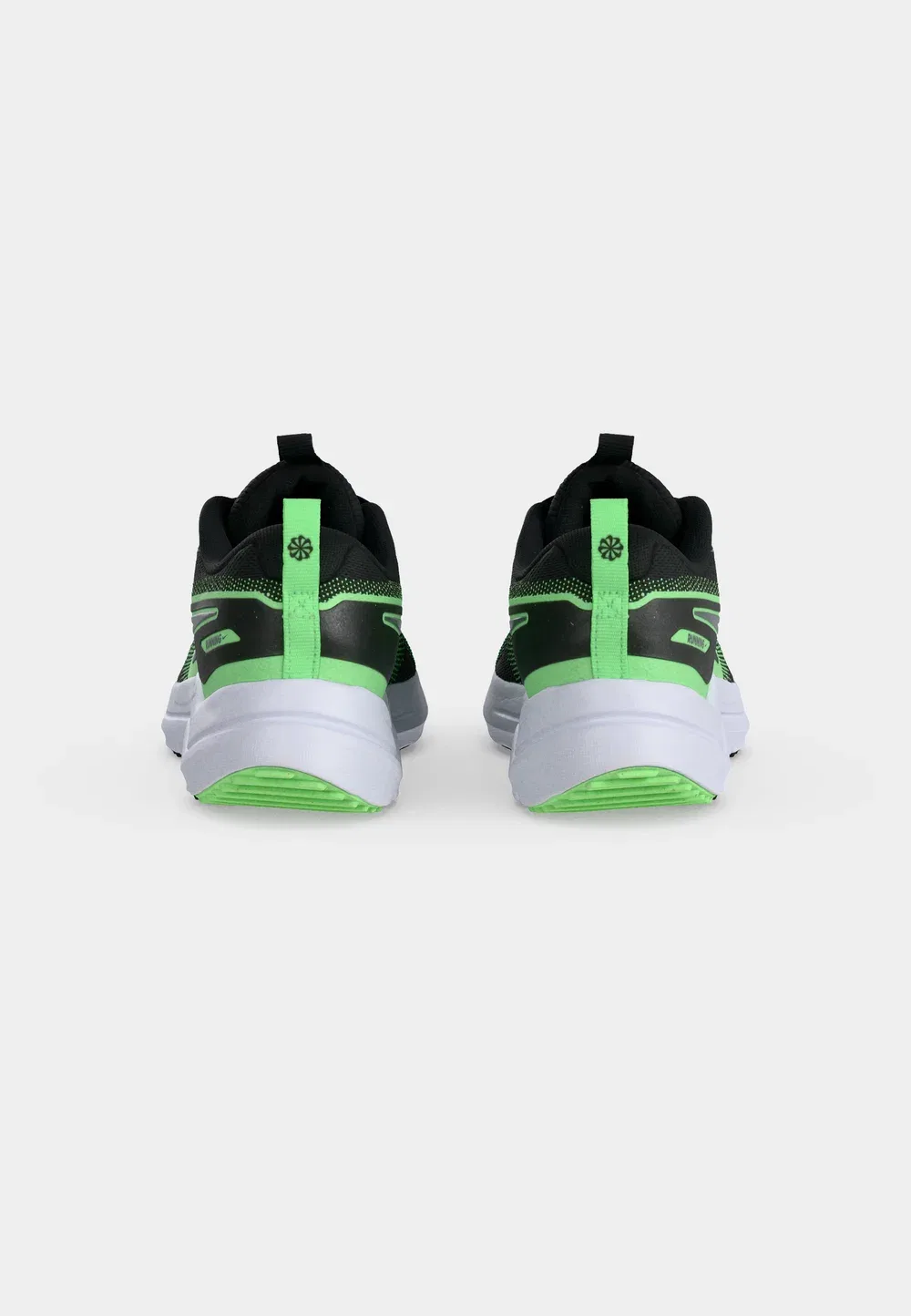Кроссовки Cosmic Runner унисекс для бега по улицам Nike Performance, Black/Cool Grey/Illusion Green — фото 4