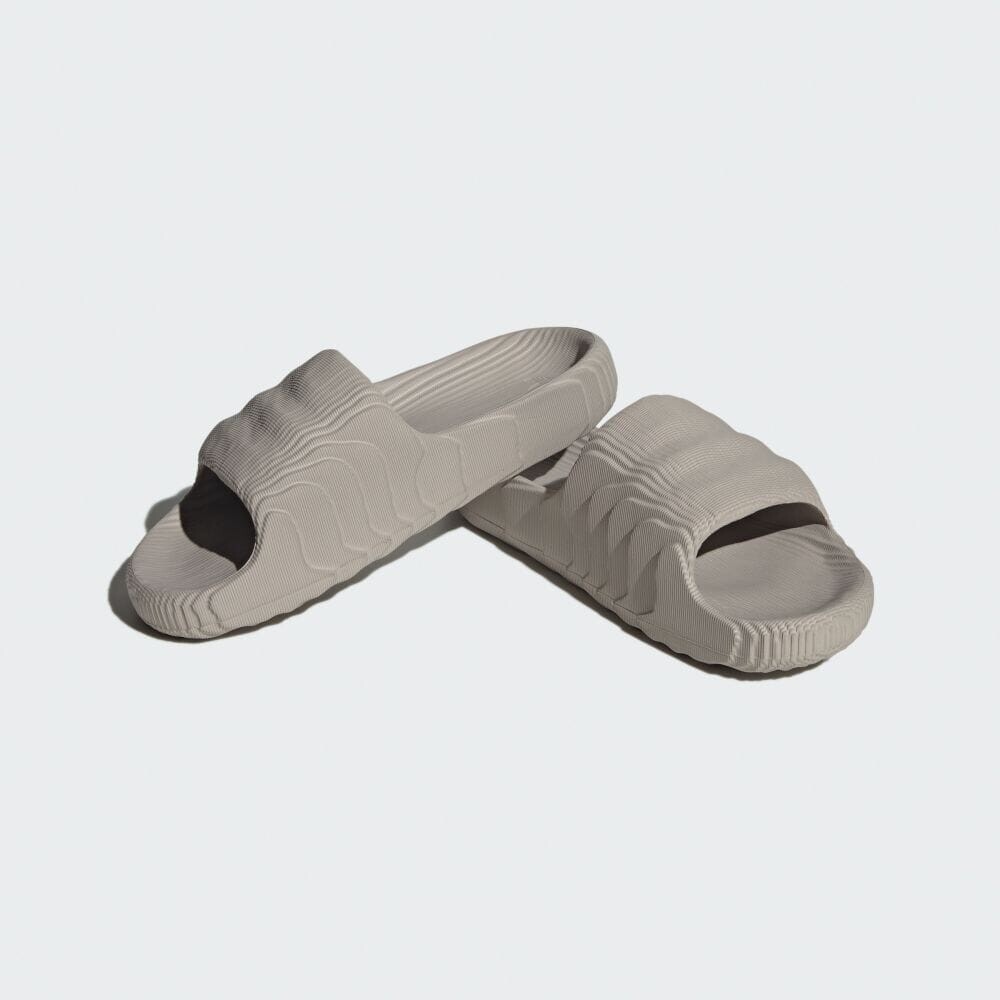 Шлепанцы Adidas Adilette 22, серо-коричневый — фото 2