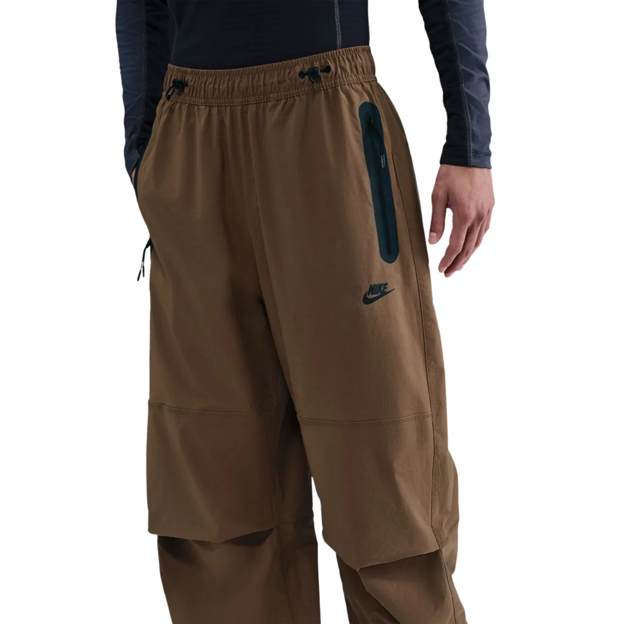 Мужские брюки Tech Woven OS Nike, цвет Mosswood Brown/Black/Mosswood Brown