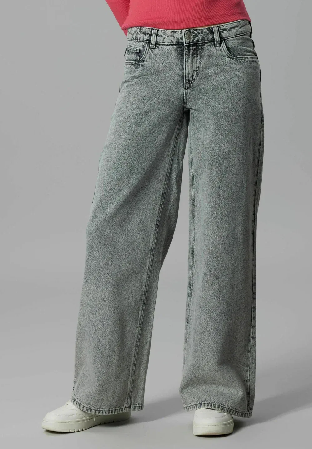 Джинсы с широкими штанинами - трапециевидные джинсы Lmtd, Light Grey Denim