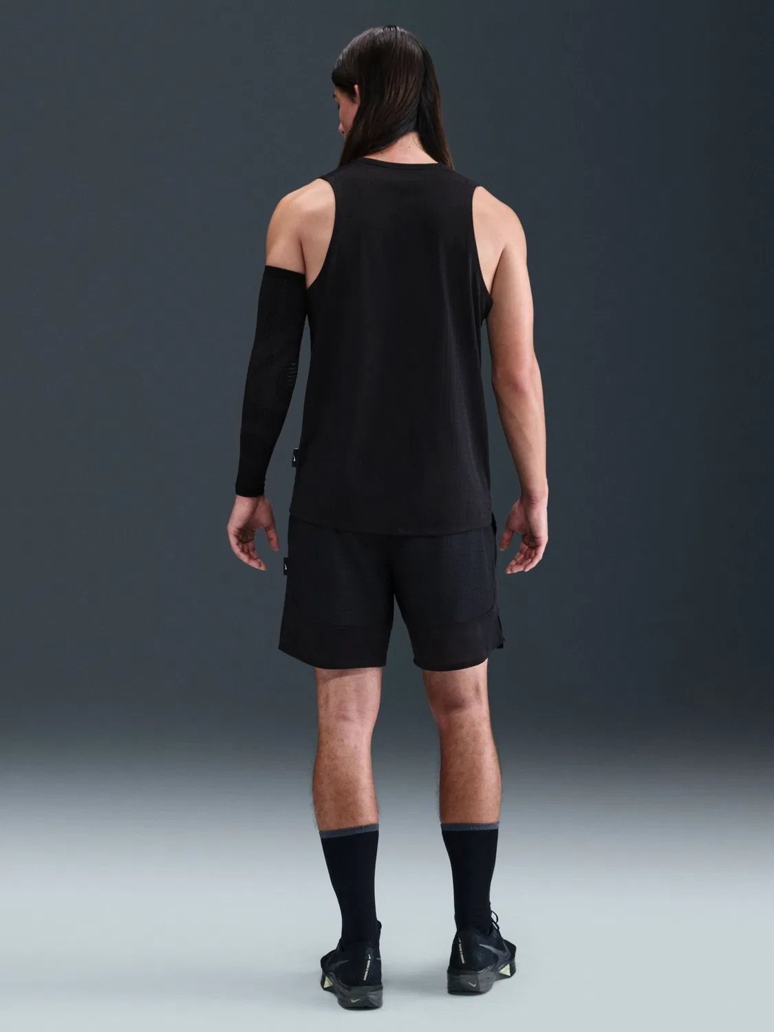 Майка беговая Nike Miler Breathe Dri-FIT, черный — фото 2