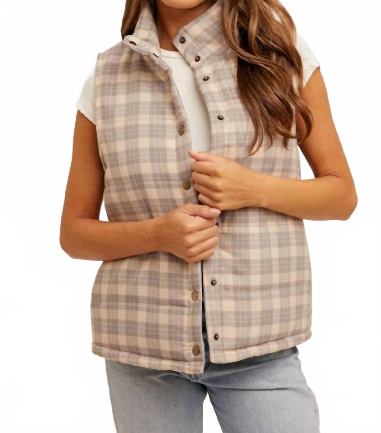 

Версия Off Trail с клетчатым принтом, пуховая жилетка в коричневом цвете Hem & Thread