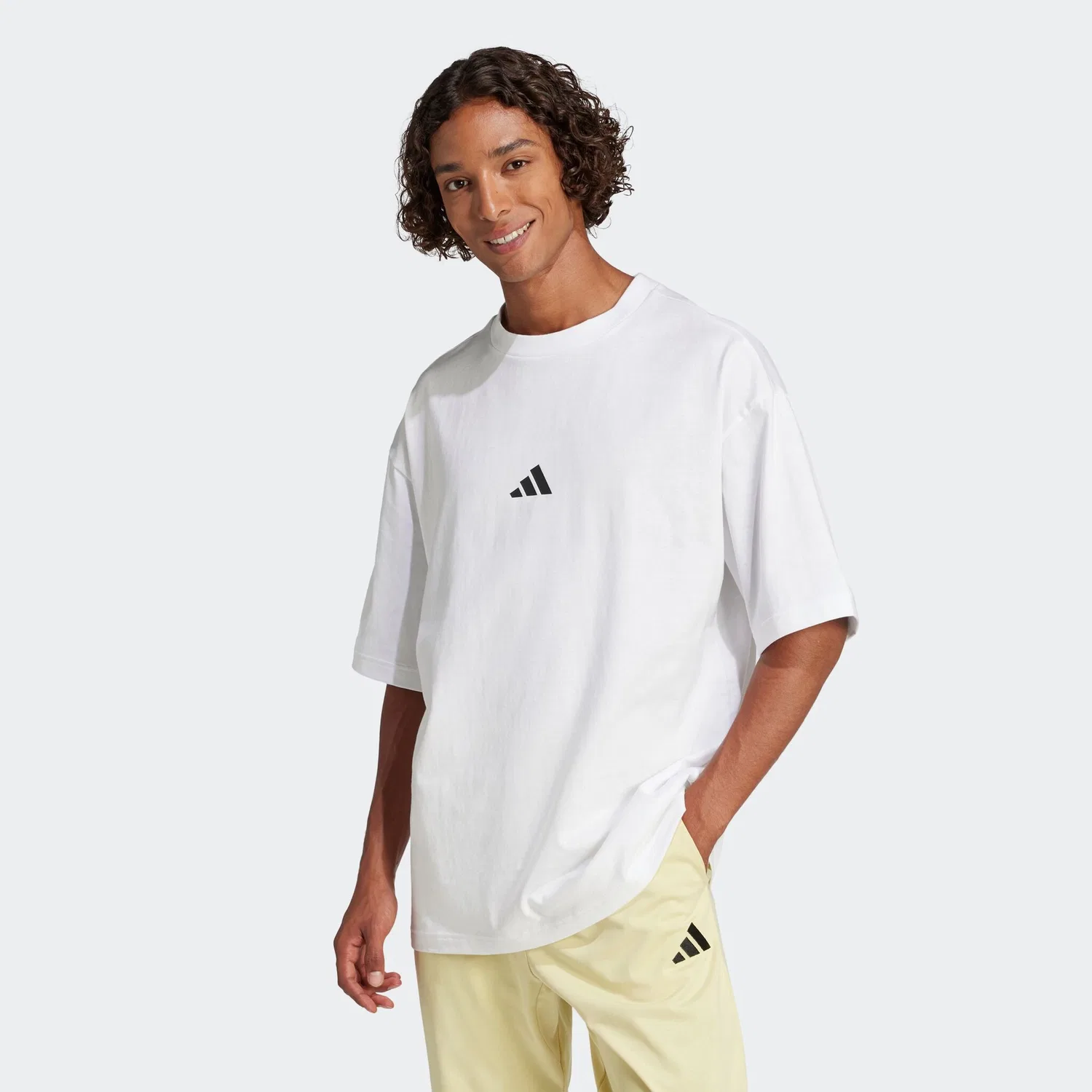 Детская свободная футболка с маленьким логотипом 3-полосок Adidas Sportswear, White — фото 2