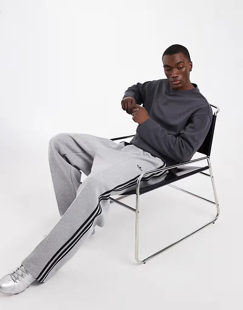 Спортивные брюки Adidas Originals Spacer серого