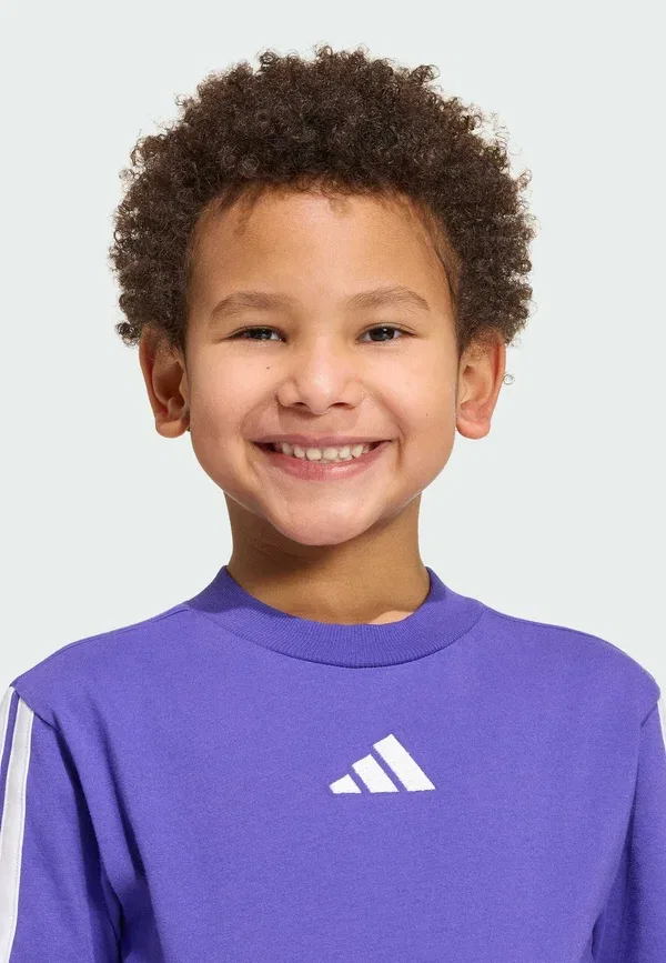 Детская базовая футболка - футболка с принтом Adidas Sportswear, фиолетовый — фото 3