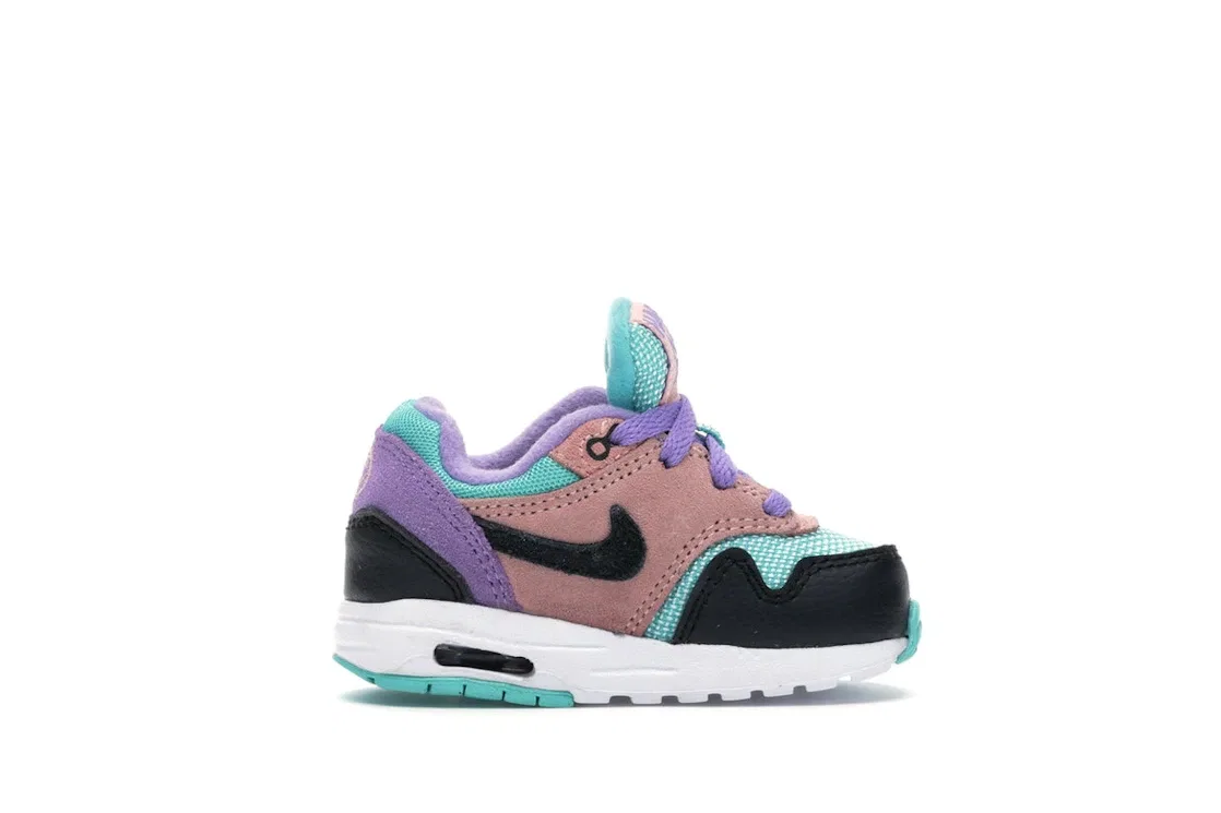 Детские кроссовки с ярким дизайном Nike Air Max 1 Have a Nike Day, цвет Black/White-Space Purple-Bleached Coral-Hyper Jade