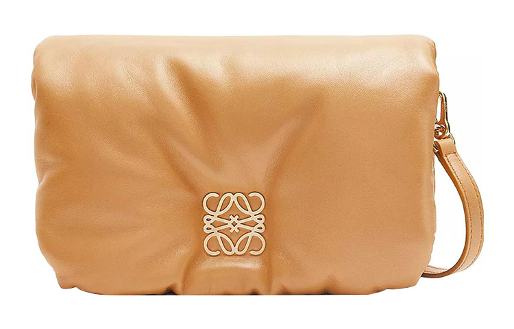 

Пуховая сумка Goya из глянцевой наппа-овечьей кожи мини версия Camel LOEWE