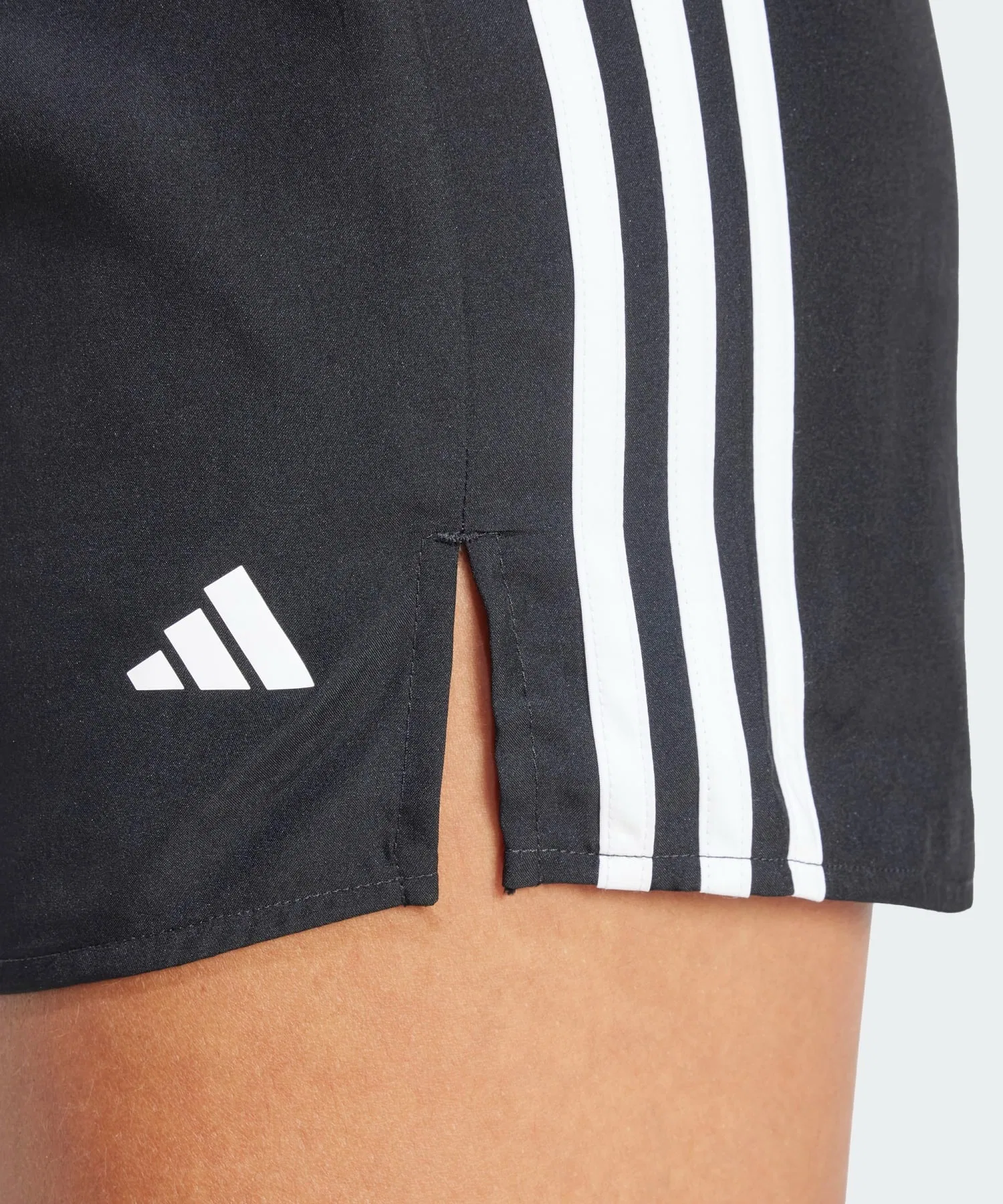 Женские шорты adidas — фото 3