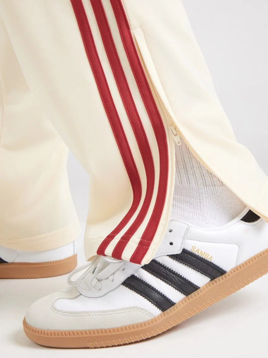 Брюки ADIDAS ORIGINALS Regular Pants 'Firebird' светло-бежевого цвета — фото 3