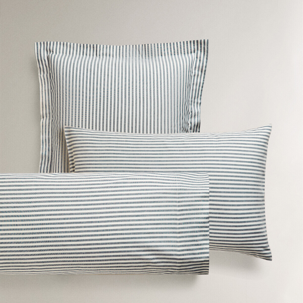 

Наволочка Zara Home With Narrow Stripes, темно-синий