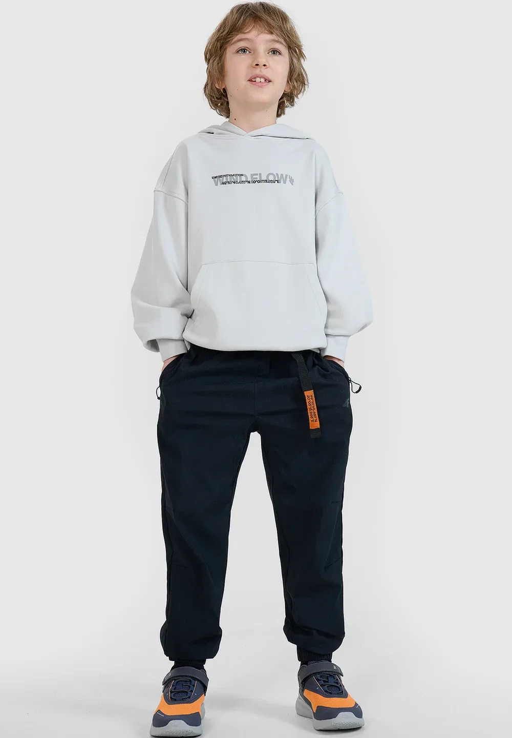 Spodnie casual joggery chłopięce - czarne 122 (6-7 лат) - спортивные штаны 4F, Deep Black