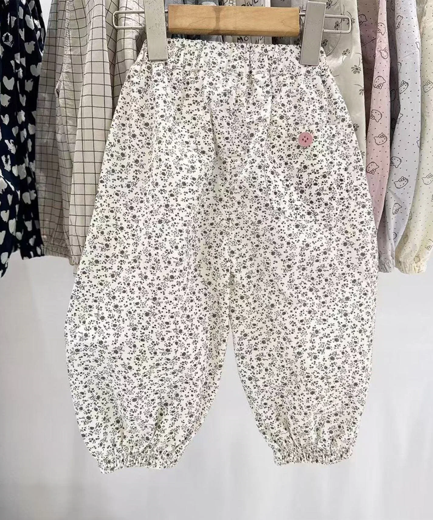 Маленькие штаны-шарики с цветочным принтом Aimoha Kids, off white — фото 2