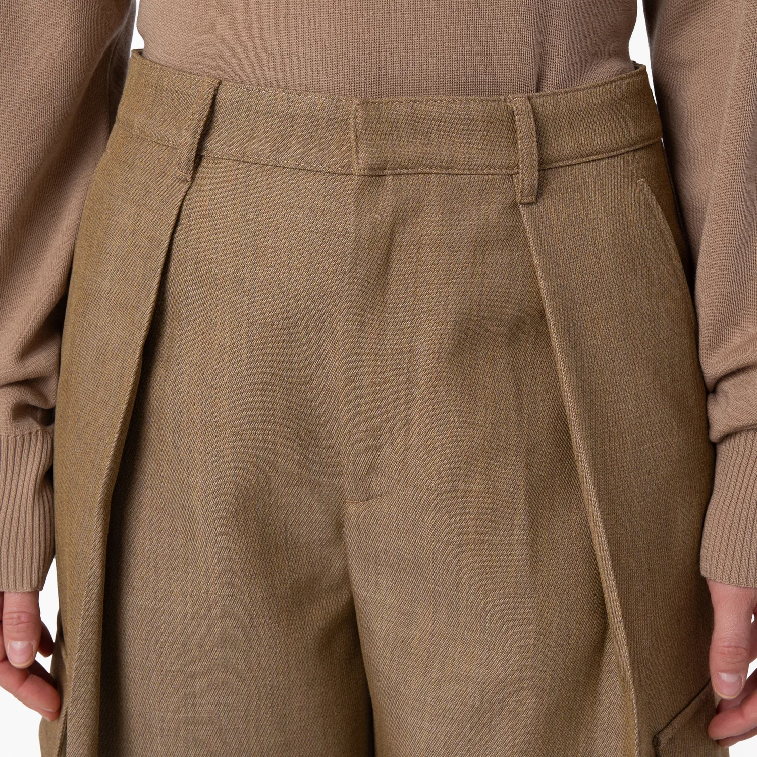 Брюки карго с защипами и широкими штанинами Wide-Leg Pleated Cargo Trousers Burberry, Beige/Honey — фото 2