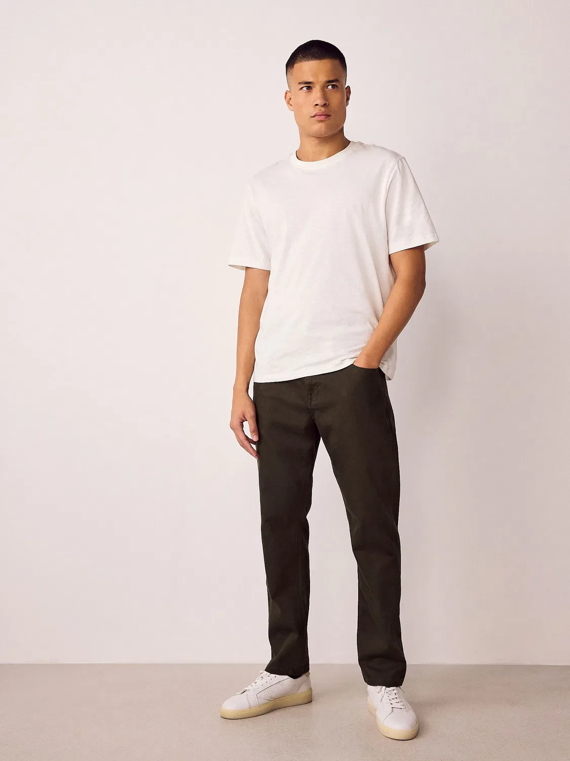 Джинсы классические, slim fit Next, коричневый — фото 2