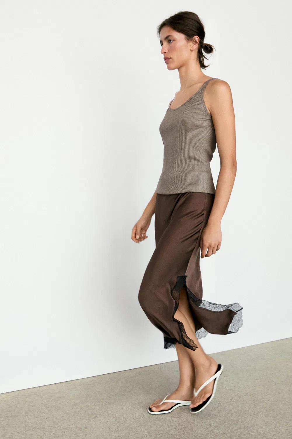 Юбка миди Massimo Dutti с кружевной отделкой, Brown Marl — фото 3