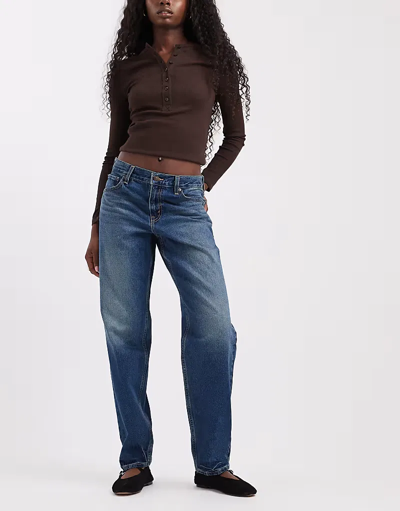 Свободные зауженные джинсы Levi's средне-синий
