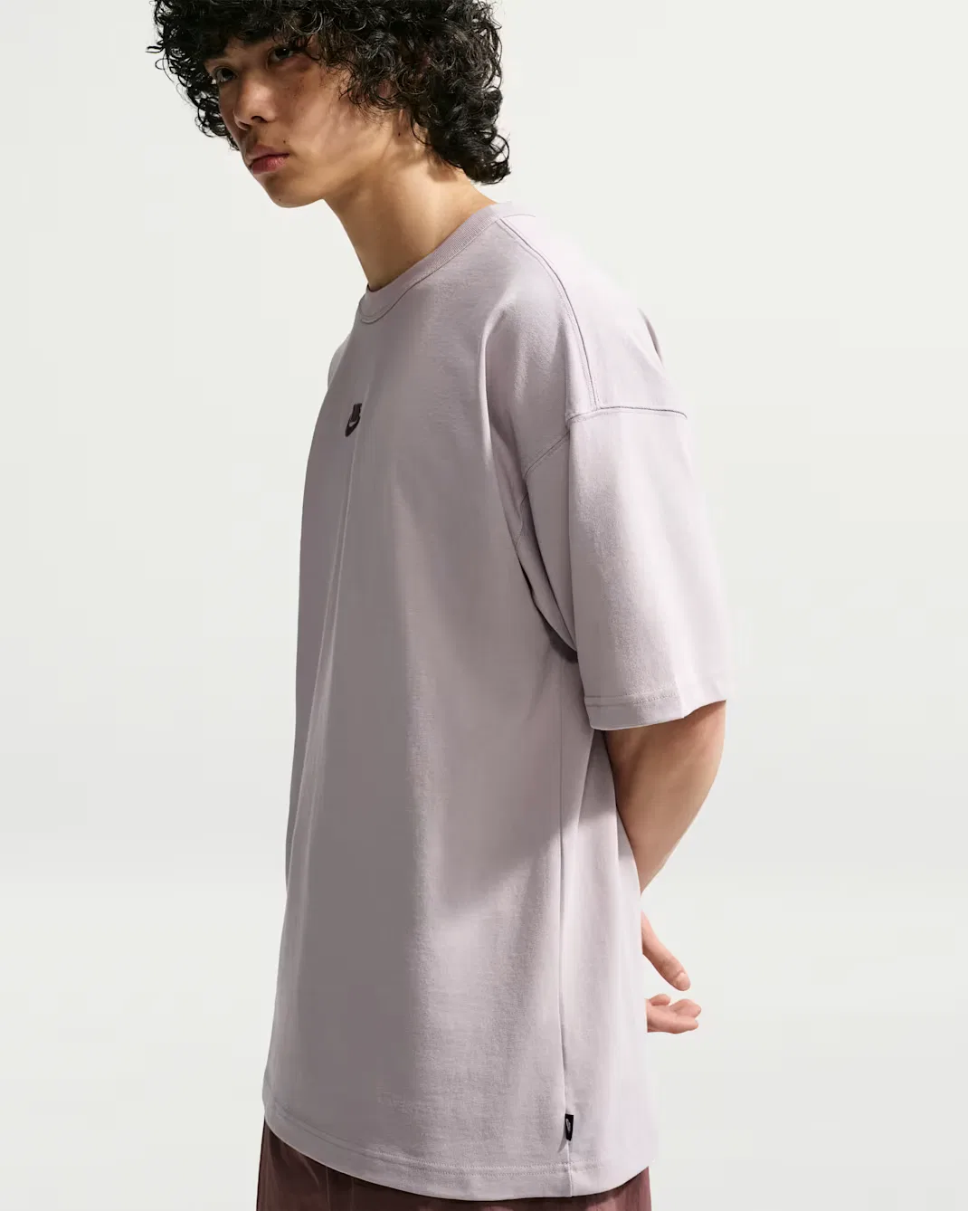 Мужская футболка оверсайз Nike Sportswear Premium Essentials, Silver Lilac — фото 2