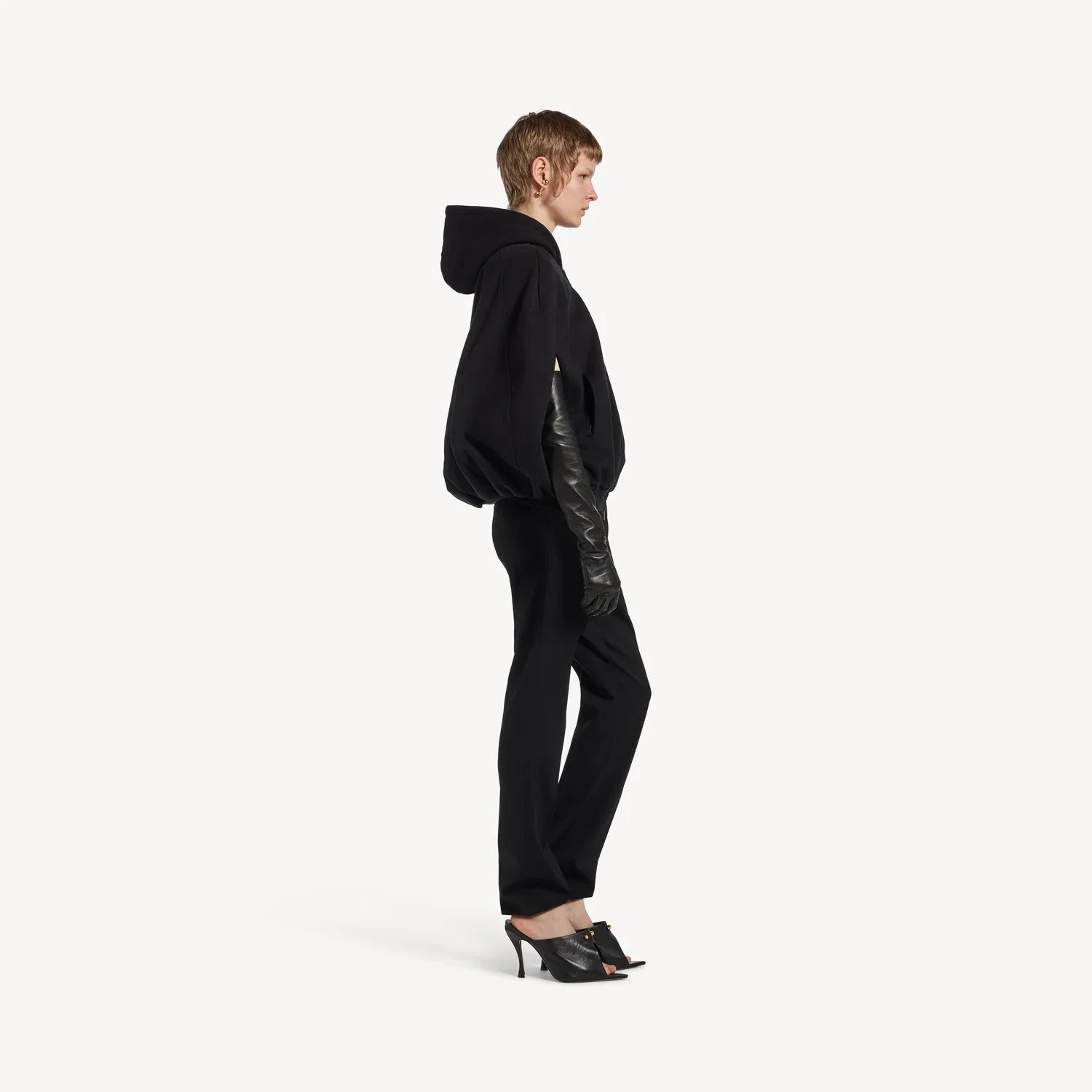 Женская толстовка с капюшоном Balenciaga Balloon Cape черного цвета, черный — фото 3