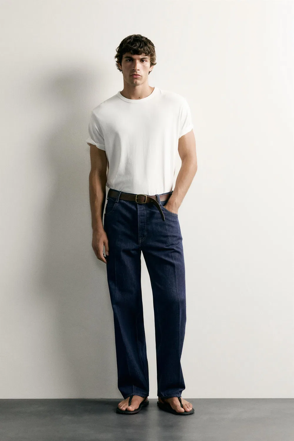 Джинсы свободного кроя, отглаженные. ZARA, Indigo