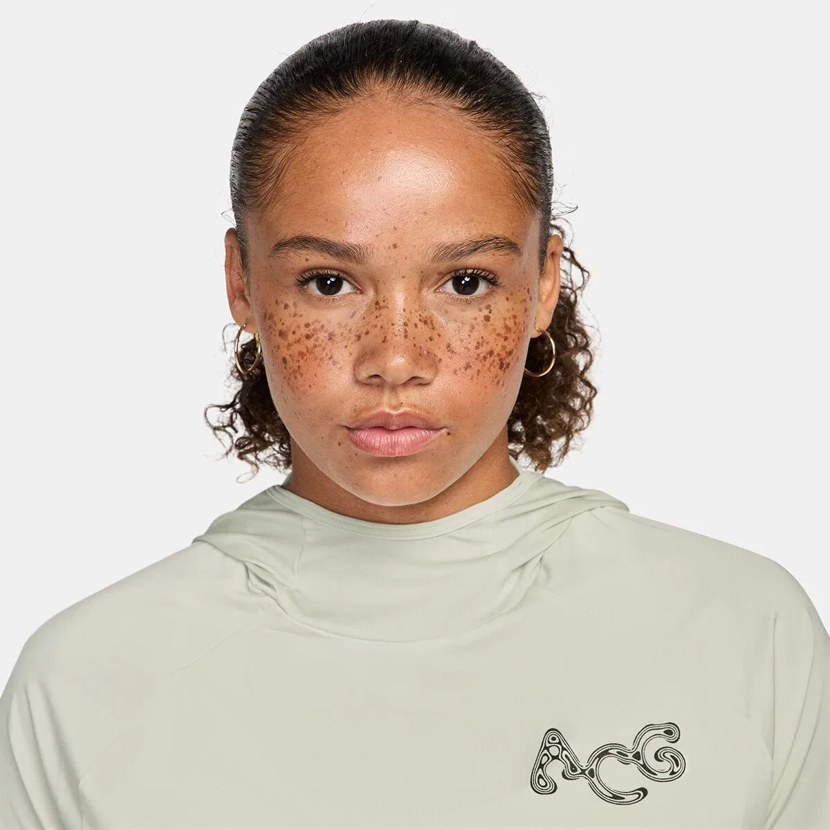 Женская худи для бега с капюшоном Nike ACG Solar Chase Dri-FIT UV, Sea Glass/Sea Glass/Summit White — фото 2