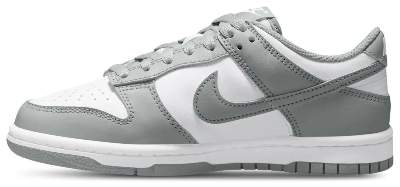 Кроссовки для мальчиков Dunk Low Nike, цвет White/White/Light Smoke Grey — фото 2