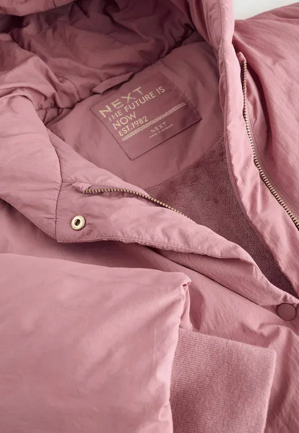 Пуховик из нейлона Regular fit - shower resistant duvet Next, розовый — фото 4