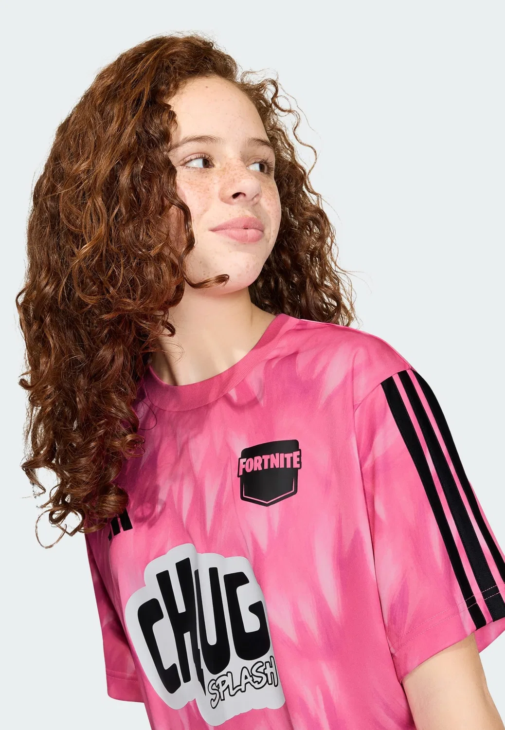 Спортивная футболка Adidas Sportswear Performance Shirt Adidas x Fortnite Cuddle Team Leader розового цвета — фото 4