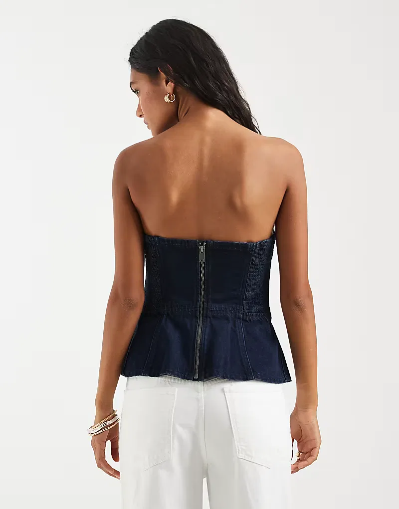 Джинсовый топ-бюстье Levi's Sweetheart с баской, темно-синий — фото 4