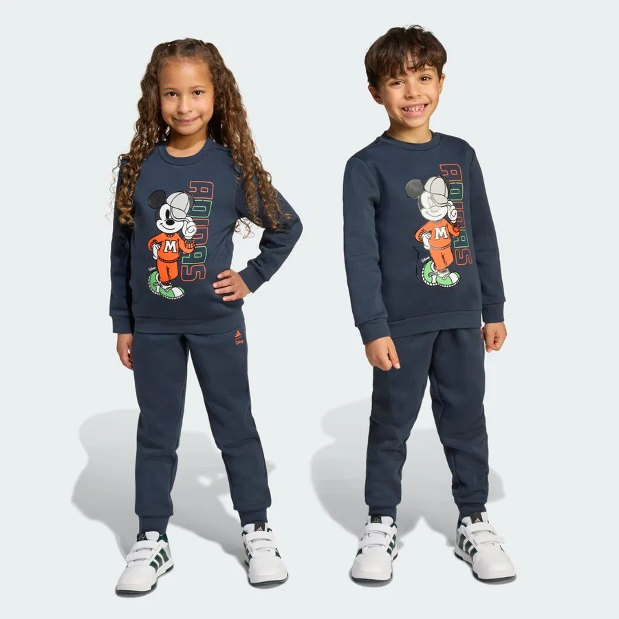 Детский спортивный комплект из джоггеров и свитшота с принтом Mickey Mouse, модель Sportswear JL9202 Disney Mickey Mouse Jogger, adidas, Aurora