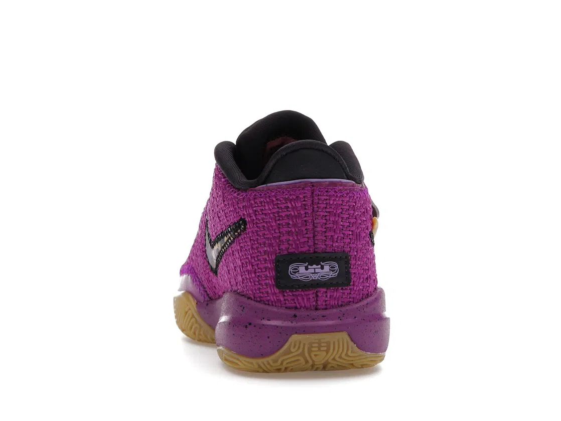 Детские кроссовки для мальчиков Nike LeBron 20 SE, Vivid Purple/Black/Cave Purple/Metallic Gold — фото 4