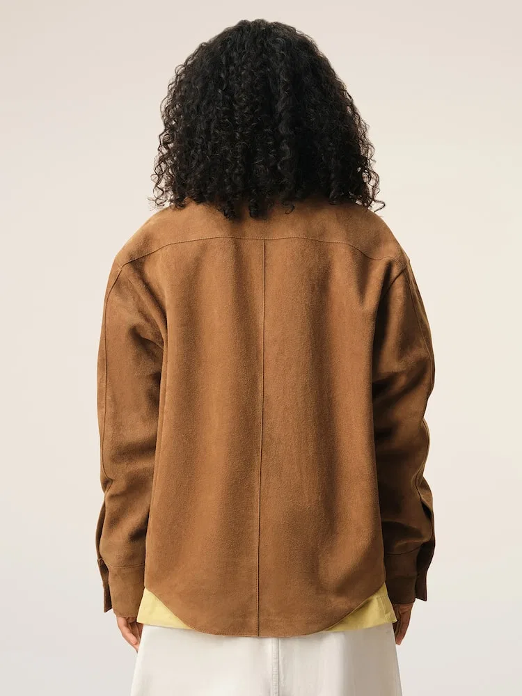 Рубашка оверсайз на пуговицах из замши, Caramel AMI PARIS, Unisex, Горчичный — фото 4