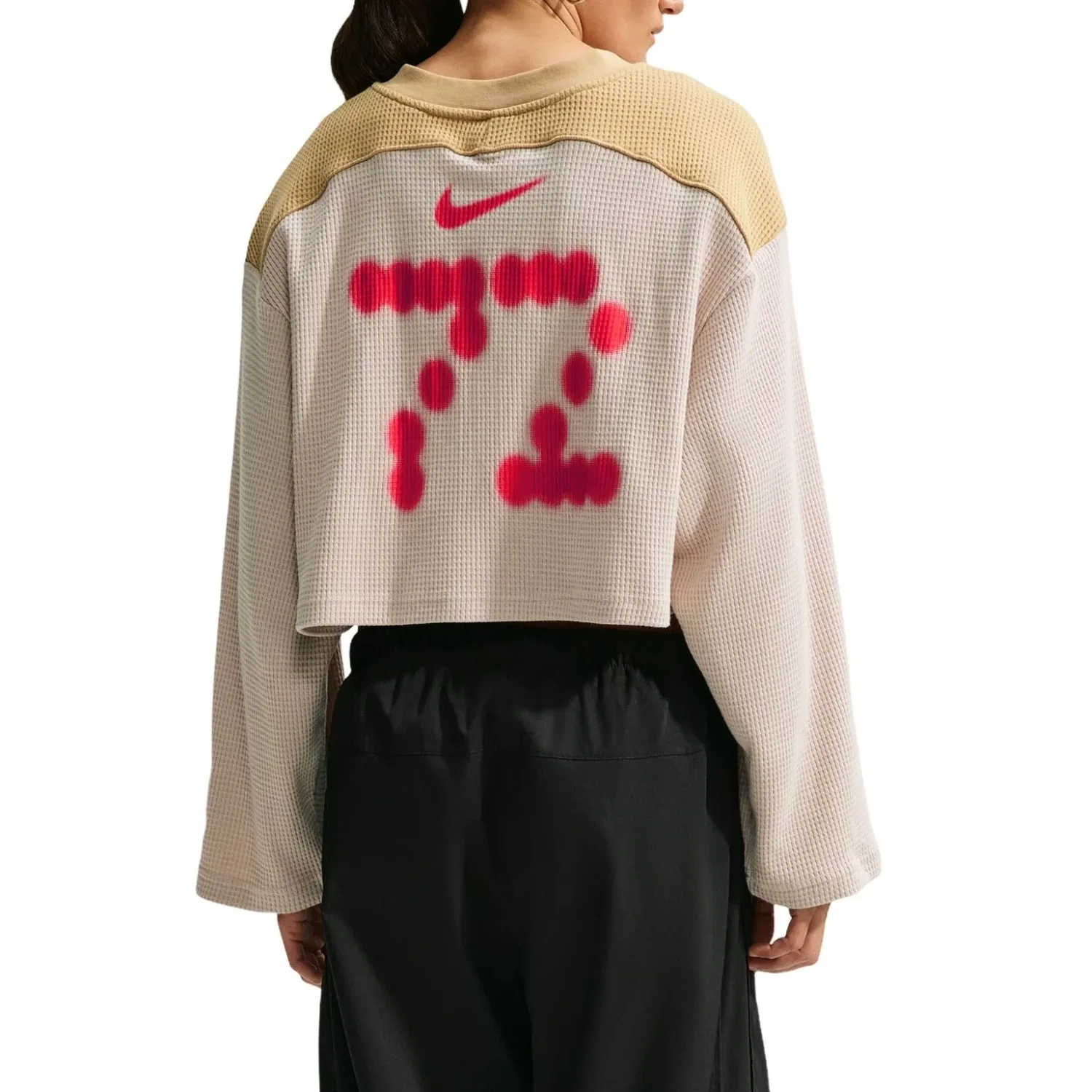 Женская игровая майка Sportswear Oversized Cropped Jersey 'Cream II Parachute Beige University Nike, Cream Ii/Parachute Beige/University Red — фото 2