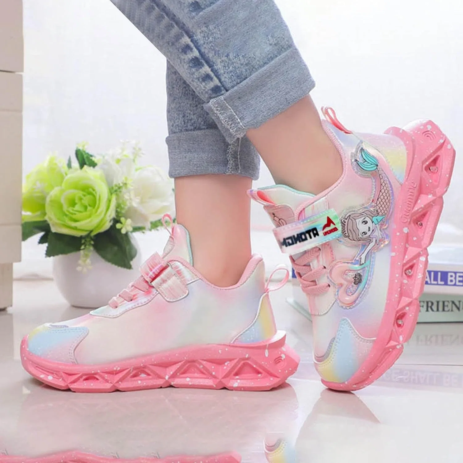 Детские кроссовки для девочек со светящейся подошвой IWIHMIV, Pink — фото 4