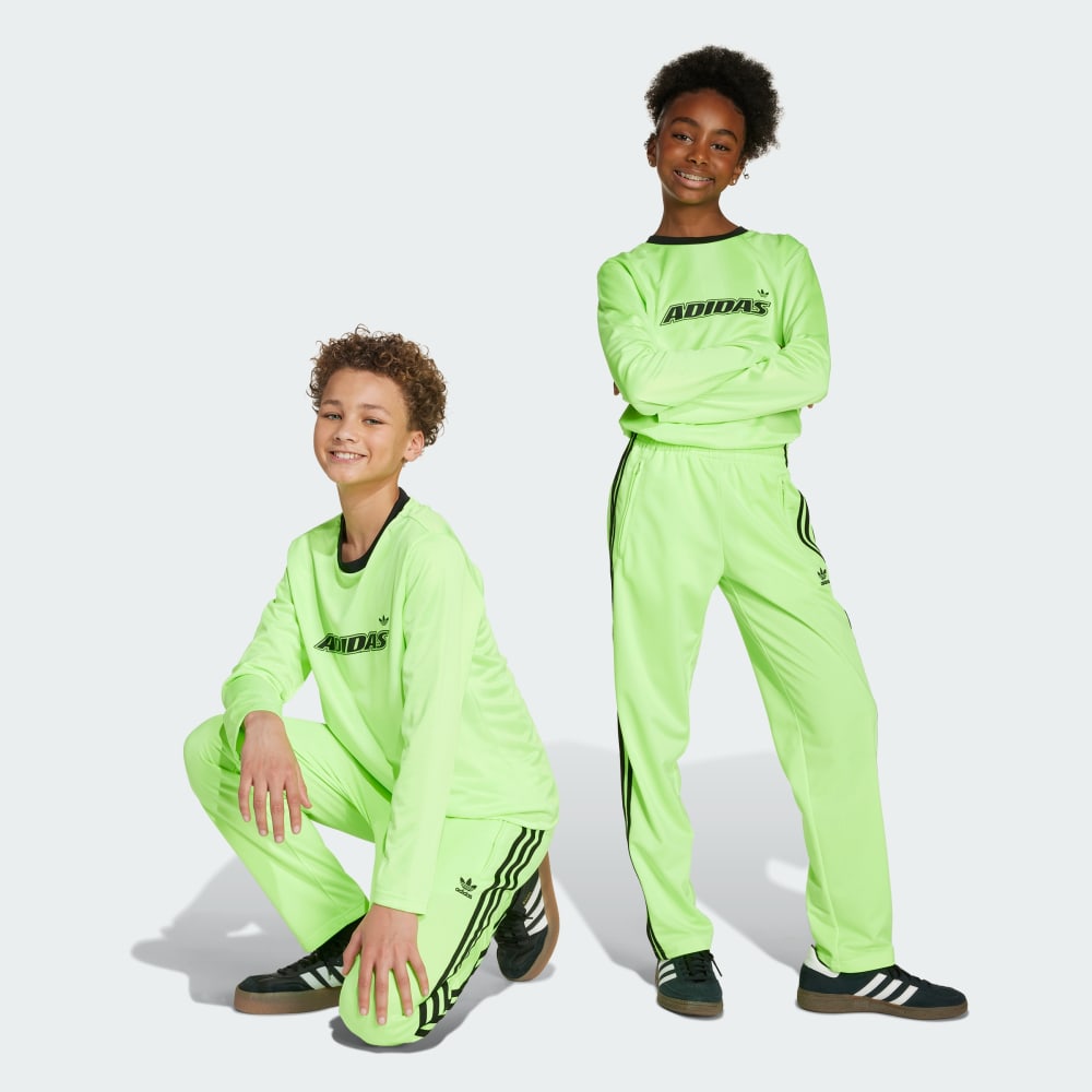 

Спортивный костюм Adidas Adicolor Firebird Pants, цвет Signal Green