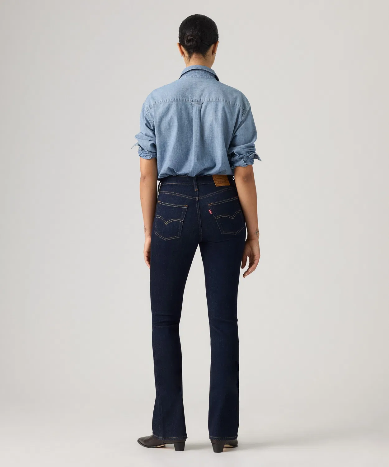 Женские джинсы с высокой посадкой, модель 725 Levi's, Dark Indigo Blue — фото 4