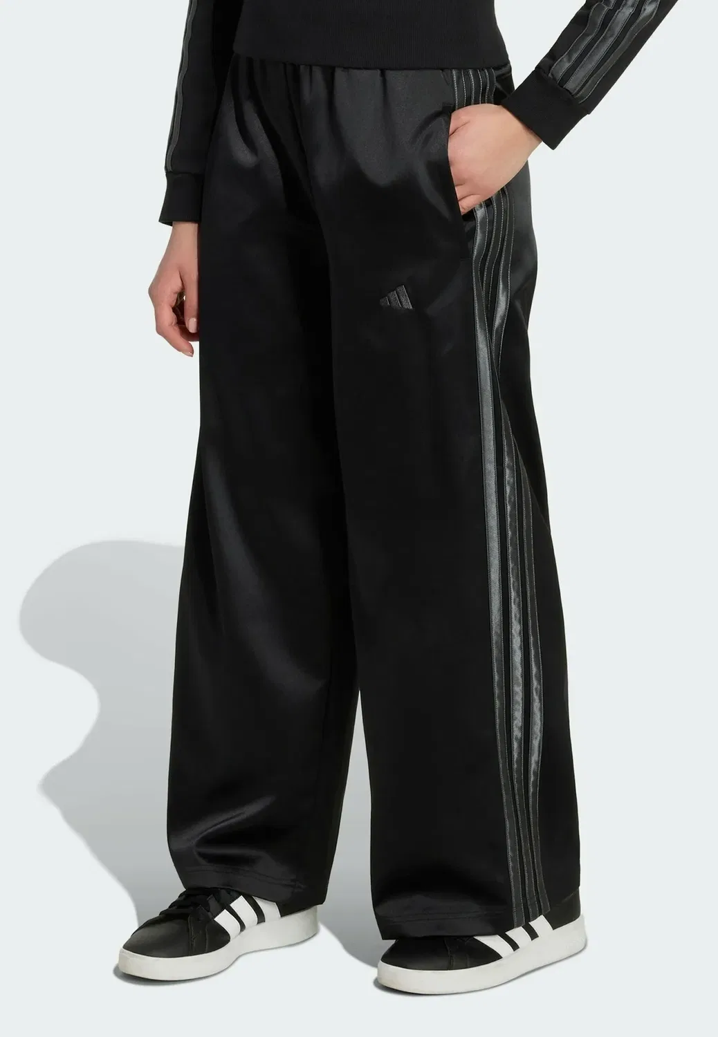 Атласные брюки с широкими штанинами - спортивные штаны Adidas Sportswear, Black Grey Six