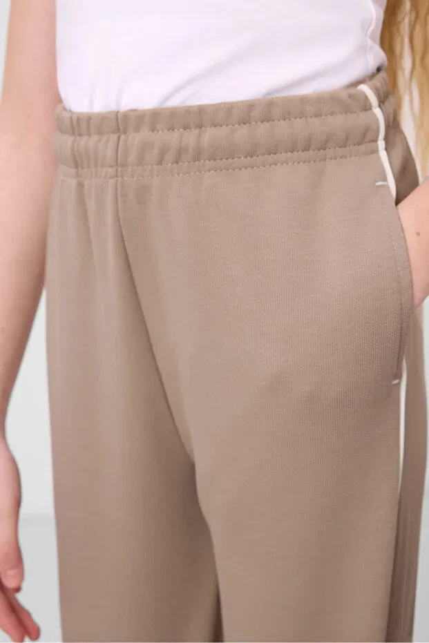 Детский спортивный костюм для девочек с принтом Tommy Life, Ecru/Dark Beige — фото 3