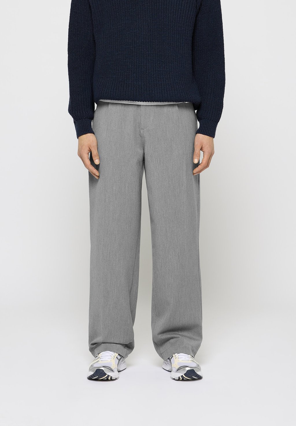 

Брюки BAGGY TAILORED EIGHTYFIVE, серый