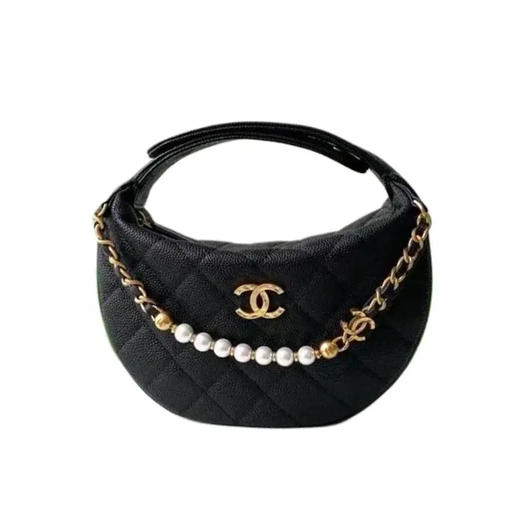 

CHANEL Сумка из зернистой телячьей кожи женская черная