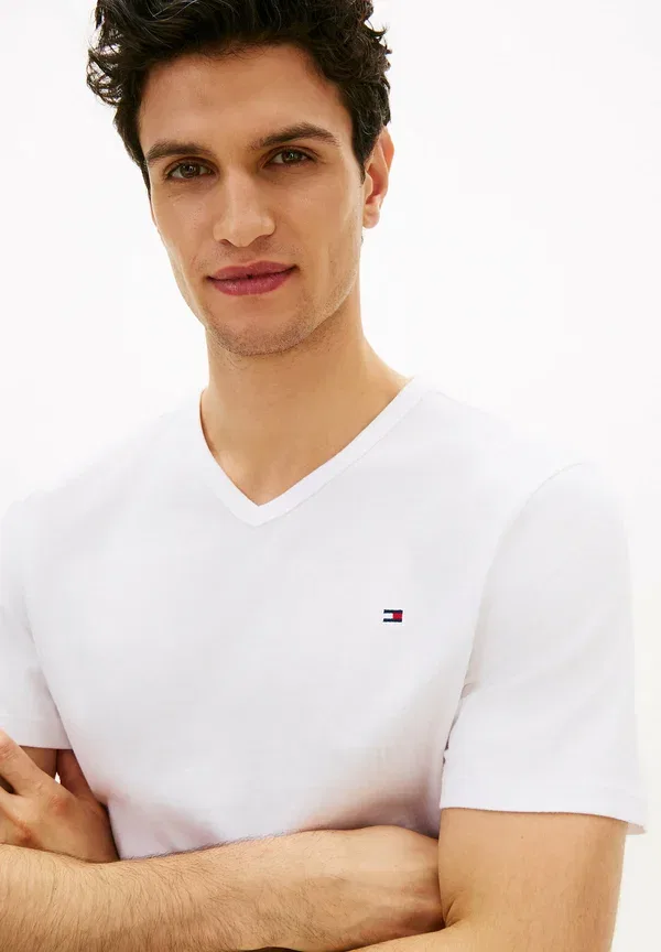 Комплект из 3 футболок с V-образным вырезом Undershirt Tommy Hilfiger, белый — фото 4