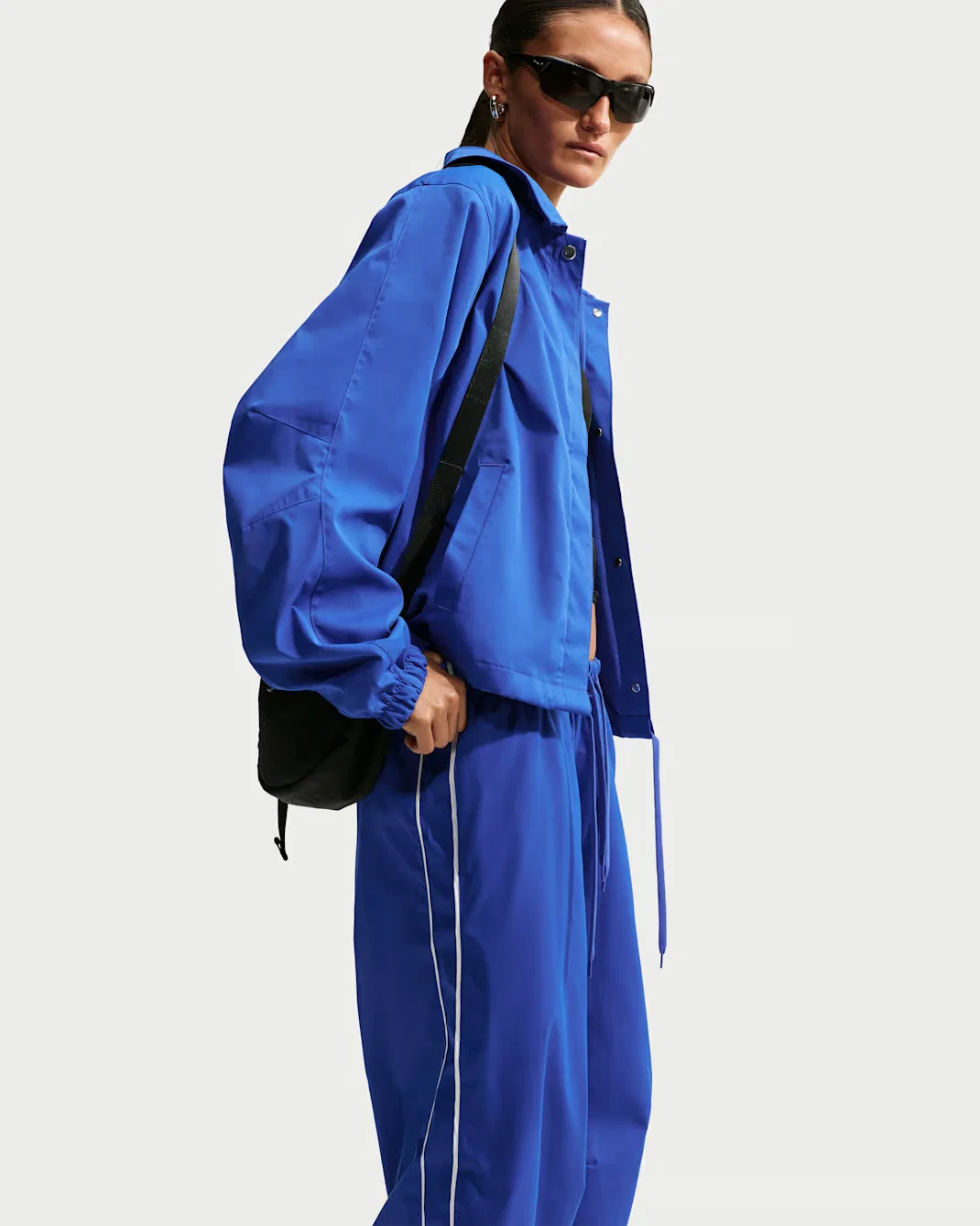 Женские свободные брюки средней посадки в форме бочки Nike Sportswear, Old Royal/White/White — фото 4
